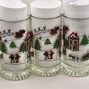Christmas Village Snow Sleigh Play Scene Cocoa, Float, or Beer Mugs Vintage 1987